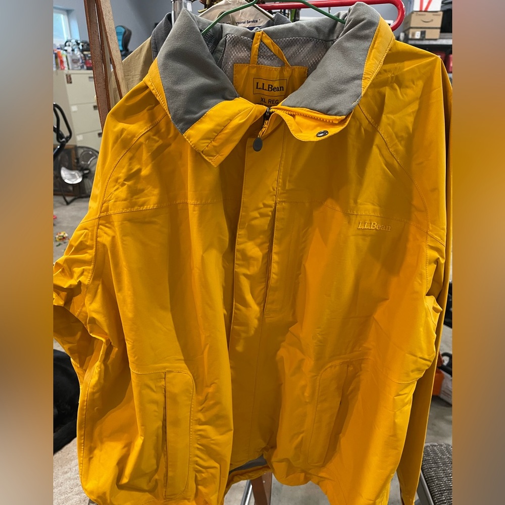 LL Bean light weight gortex jacket in xl